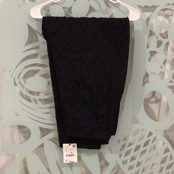 Zara - Picture 1 of 2